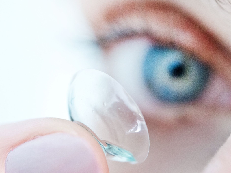 DPA Vorschau Bild für Artikel: Tipps für Pollenallergiker / Heuschnupfen und Kontaktlinsen: Was sollte ich beachten?  
