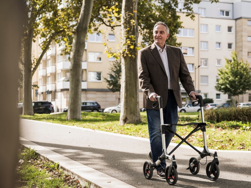 DPA Vorschau Bild für Artikel: Gehhilfe / Auswahl, Kosten und Co.: Tipps rund um den ersten Rollator