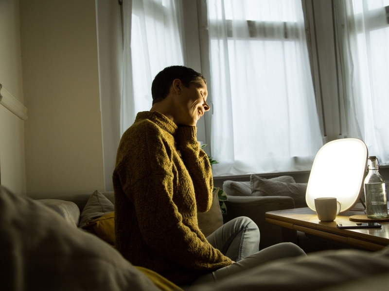 DPA Vorschau Bild für Artikel: Gegen die Winterdepression / Eine Extraportion Licht: Was Tageslichtlampen leisten