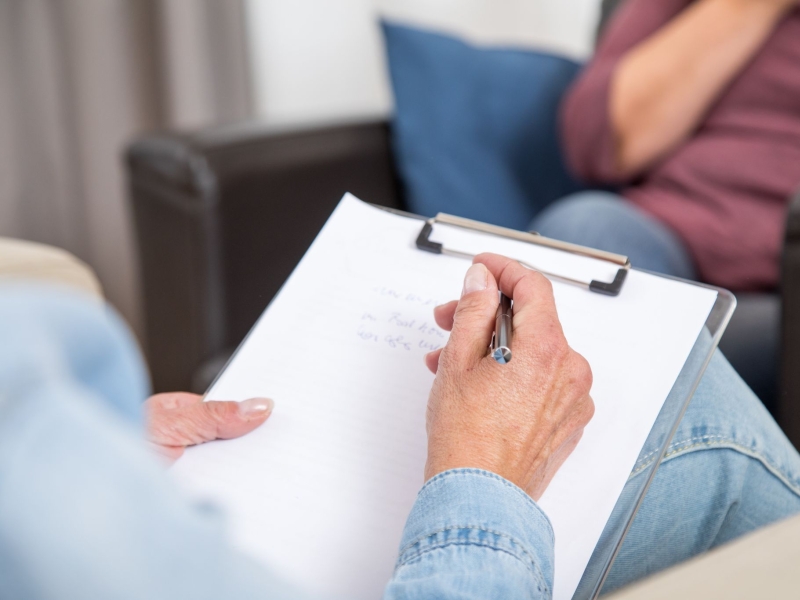 DPA Vorschau Bild für Artikel: Selbstwert stärken / Permanente Selbstverurteilung: Was jetzt helfen kann  