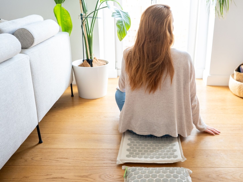 DPA Vorschau Bild für Artikel: Entspannung auf spitzen Nadeln / Therapie oder nur Wohlfühlhilfe? Was Akupressurmatten können  