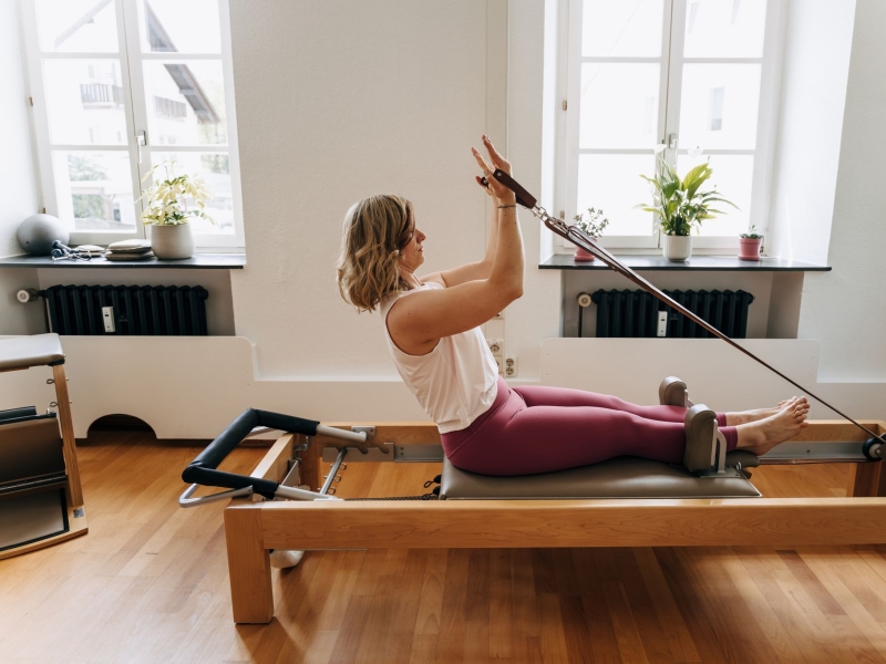 DPA Vorschau Bild für Artikel: Fitnesstrend / Matte vs. Reformer: Welche Pilates-Variante bringt mehr?  
