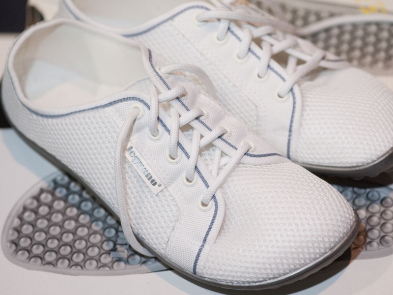 DPA Vorschau Bild für Artikel: Schritt für Schritt / Was bringen Barfußschuhe - und wie klappt der Umstieg?  